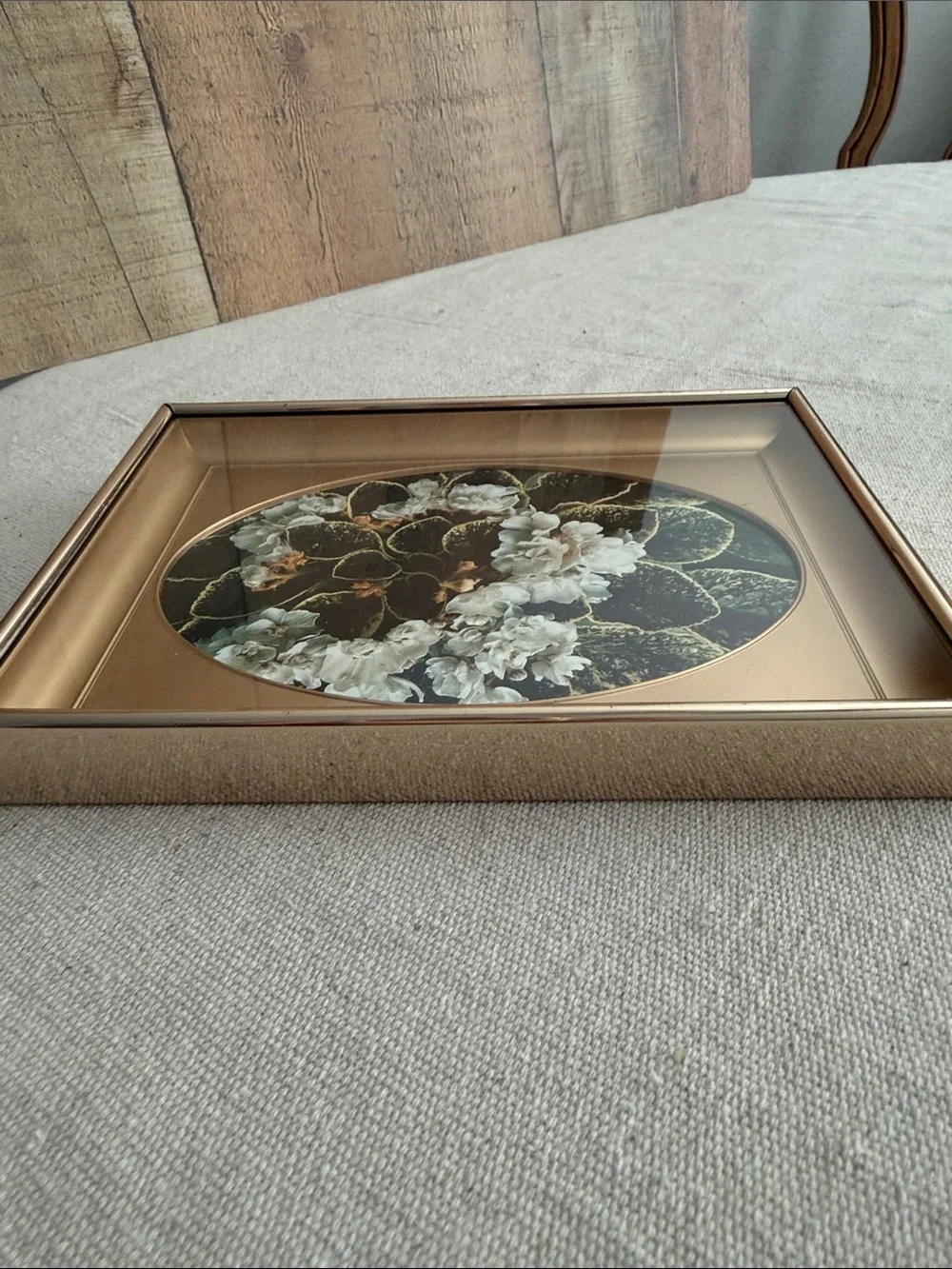 VTG Gold toned recessed oval 5x7 frame